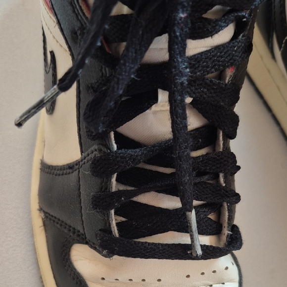 Pre-owned NIKE AirJordans Womens Athletic Tennis Shoes - Picture 8 of 15